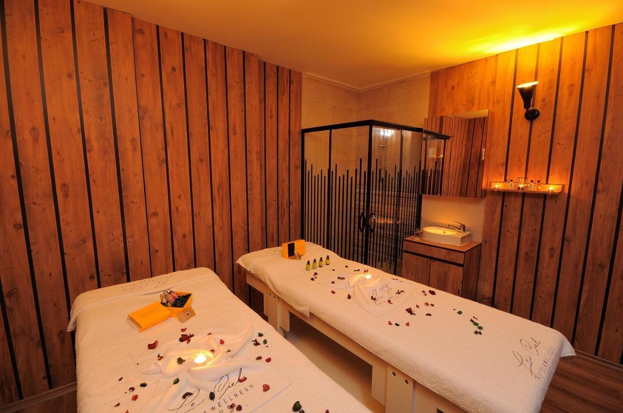 Le Ciel Hotels & Wellness Club เซสเม ภายนอก รูปภาพ